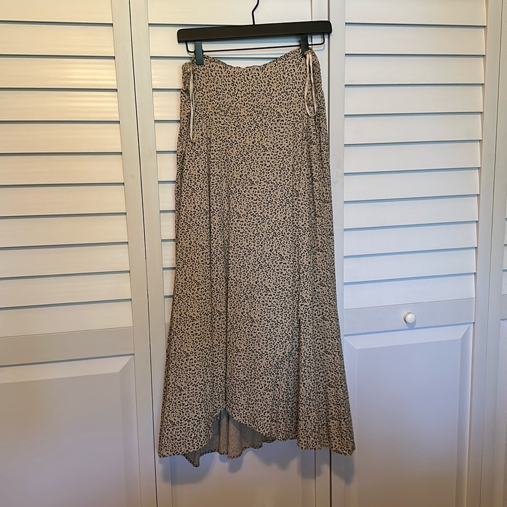 Skirt, like new.
